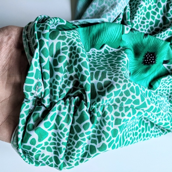 Green floral cap sleeve blouse - Picture 5 of 8